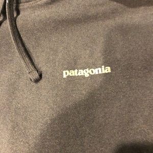 Men’s Patagonia hooded sweatshirt